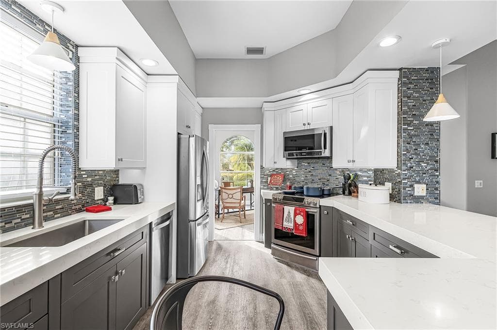 7549 Garibaldi CT, NAPLES FL 34114-7