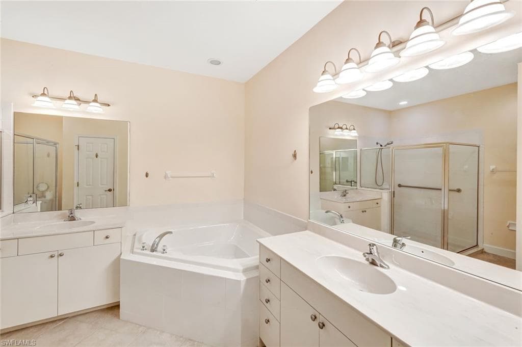 26401 Lucky Stone RD # 102, BONITA SPRINGS FL 34135-14