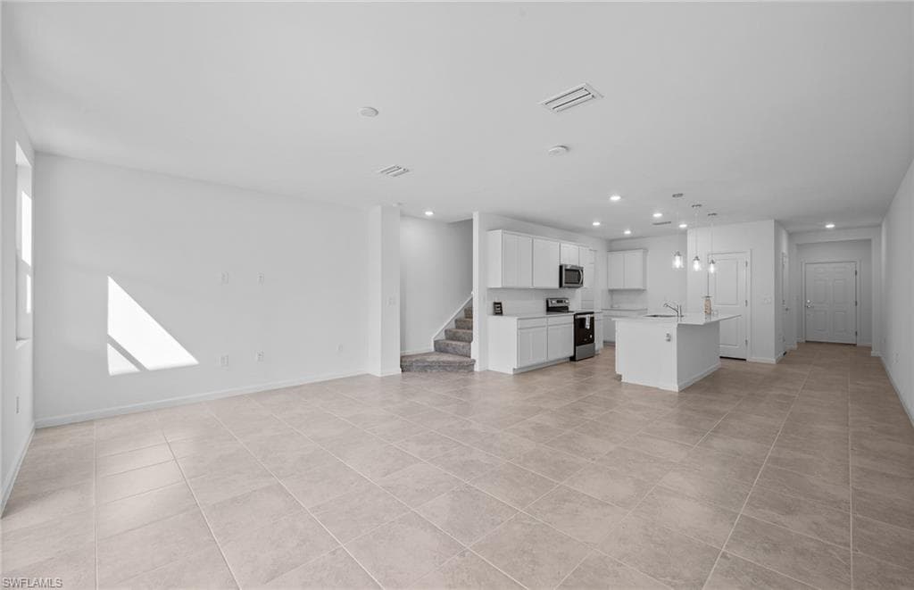 1644 Lake Jessup CIR, CAPE CORAL FL 33909-2