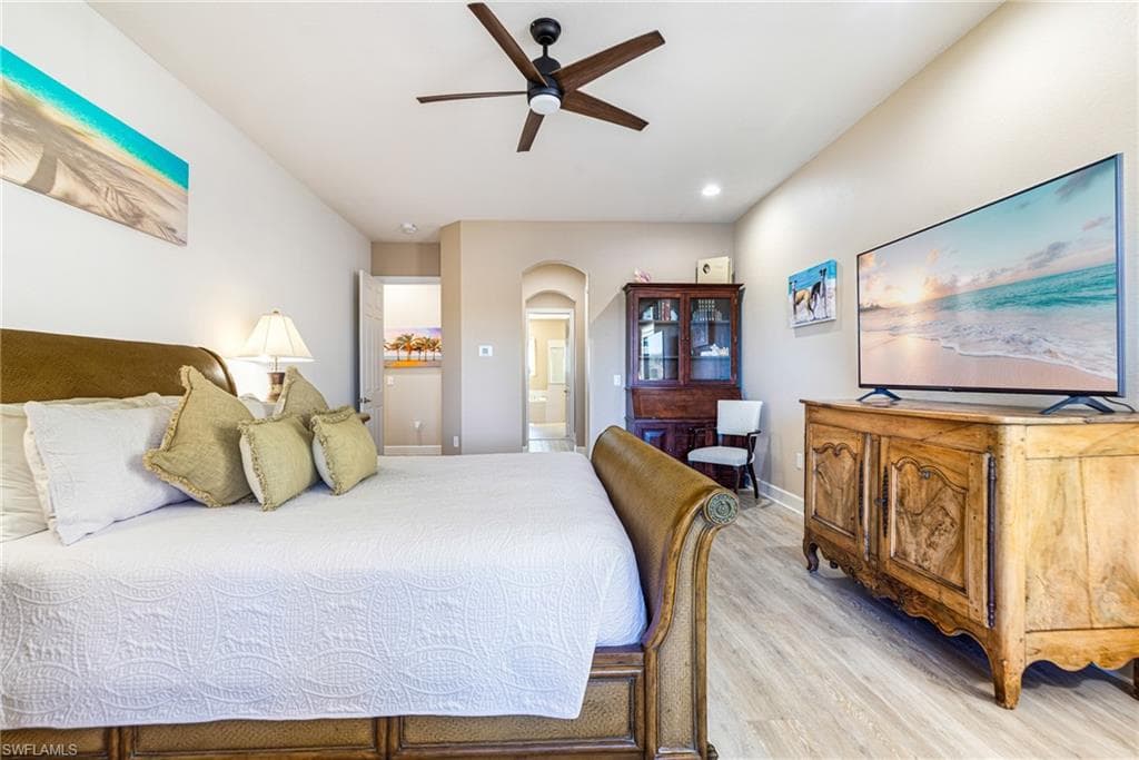 5710 Whispering Willow WAY, FORT MYERS FL 33908-18