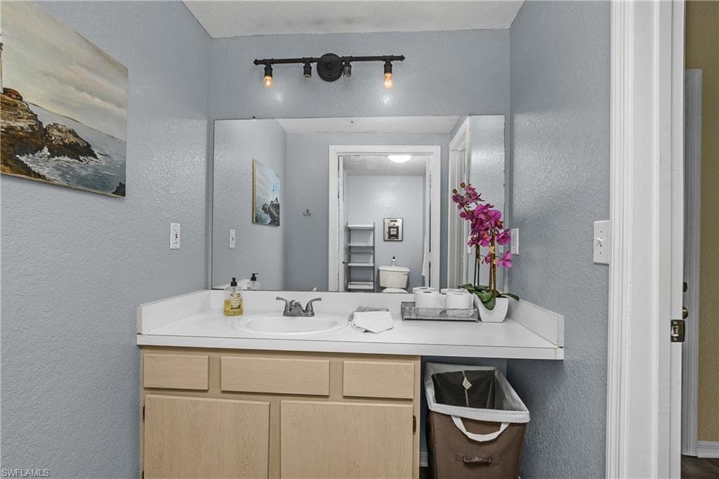 23500 Walden Center DR # 303, ESTERO FL 34134-17