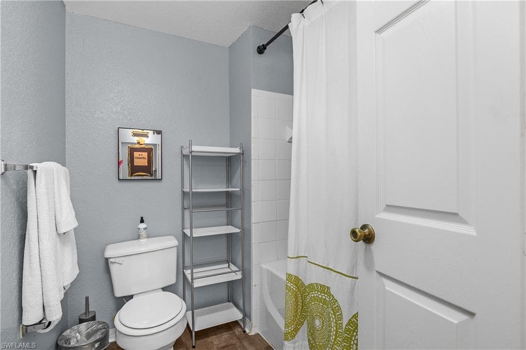 23500 Walden Center DR # 303, ESTERO FL 34134-20