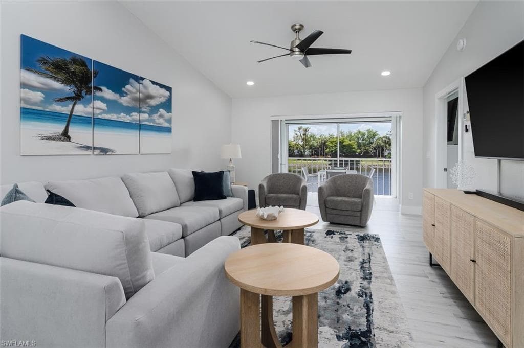 834 Gulf Pavilion DR # 204, NAPLES FL 34108-5