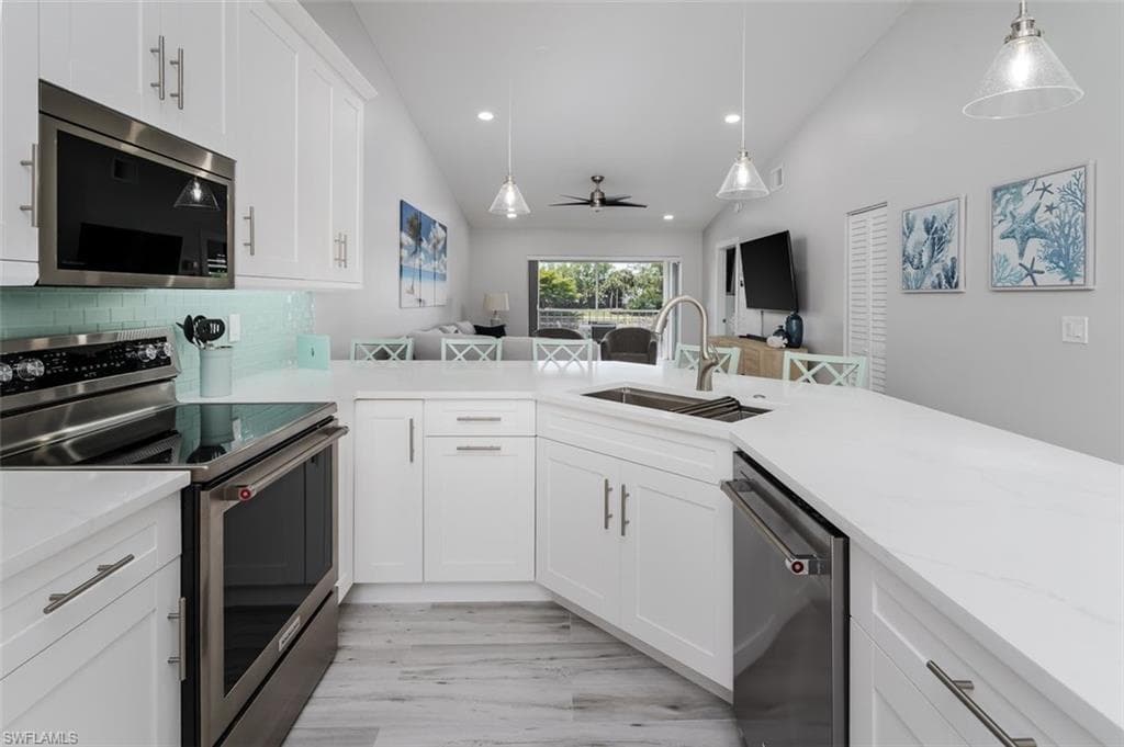834 Gulf Pavilion DR # 204, NAPLES FL 34108-15