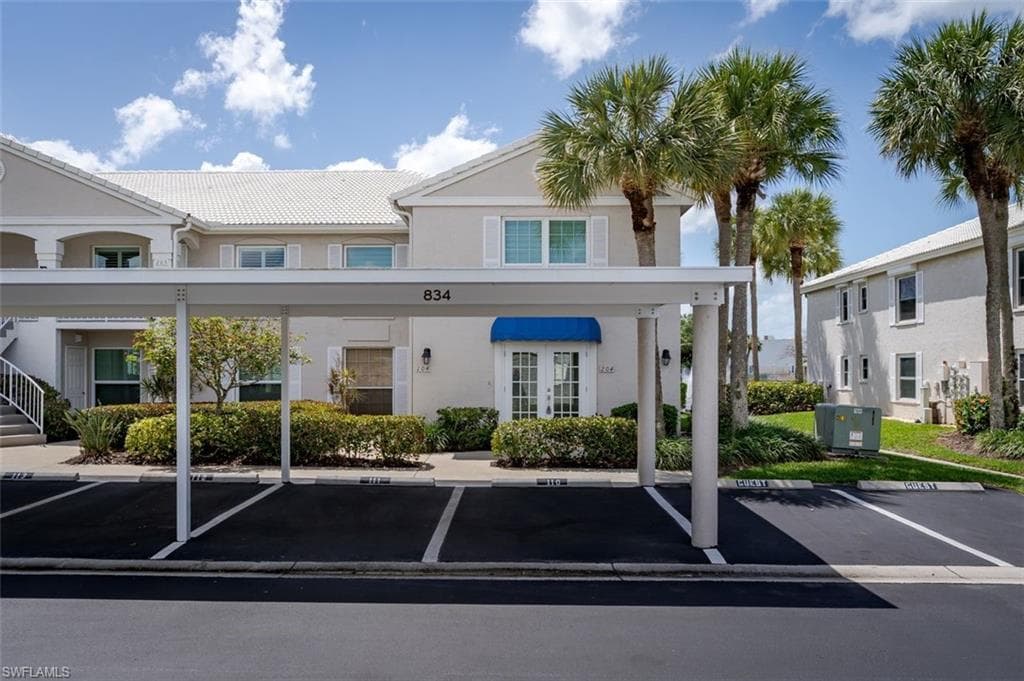834 Gulf Pavilion DR # 204, NAPLES FL 34108-31