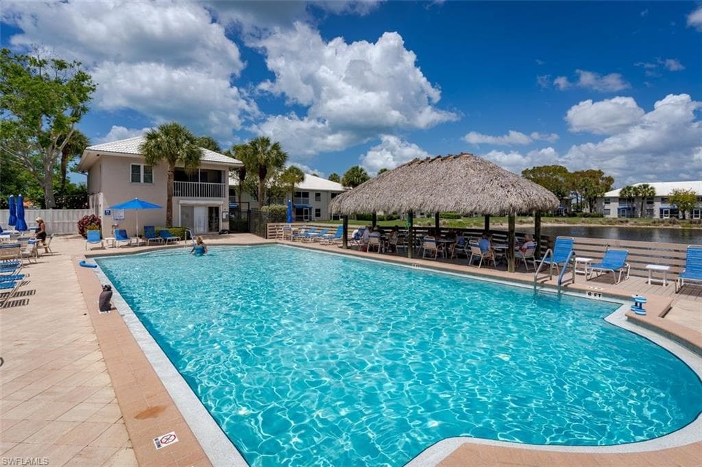 834 Gulf Pavilion DR # 204, NAPLES FL 34108-27