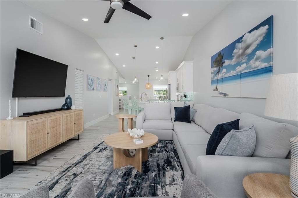 834 Gulf Pavilion DR # 204, NAPLES FL 34108-8