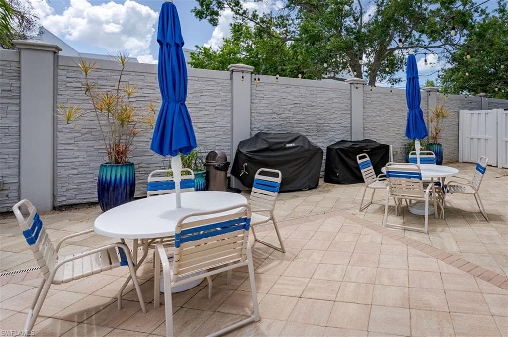 834 Gulf Pavilion DR # 204, NAPLES FL 34108-29