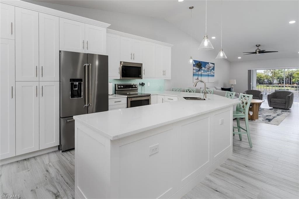 834 Gulf Pavilion DR # 204, NAPLES FL 34108-14