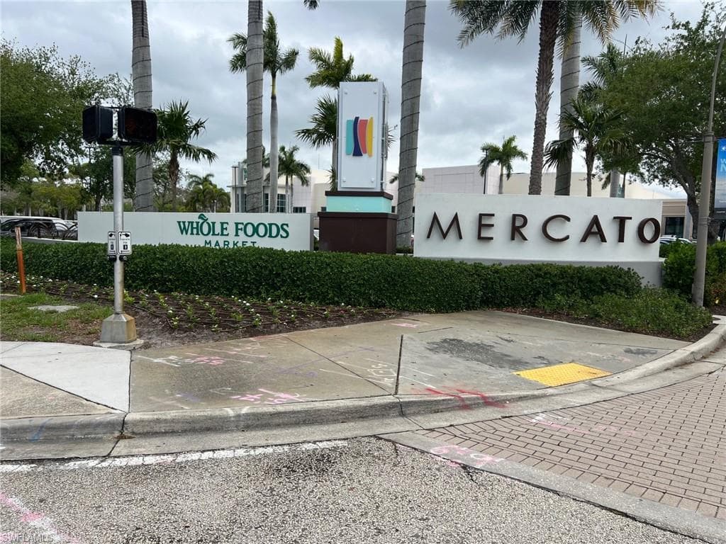 834 Gulf Pavilion DR # 204, NAPLES FL 34108-34