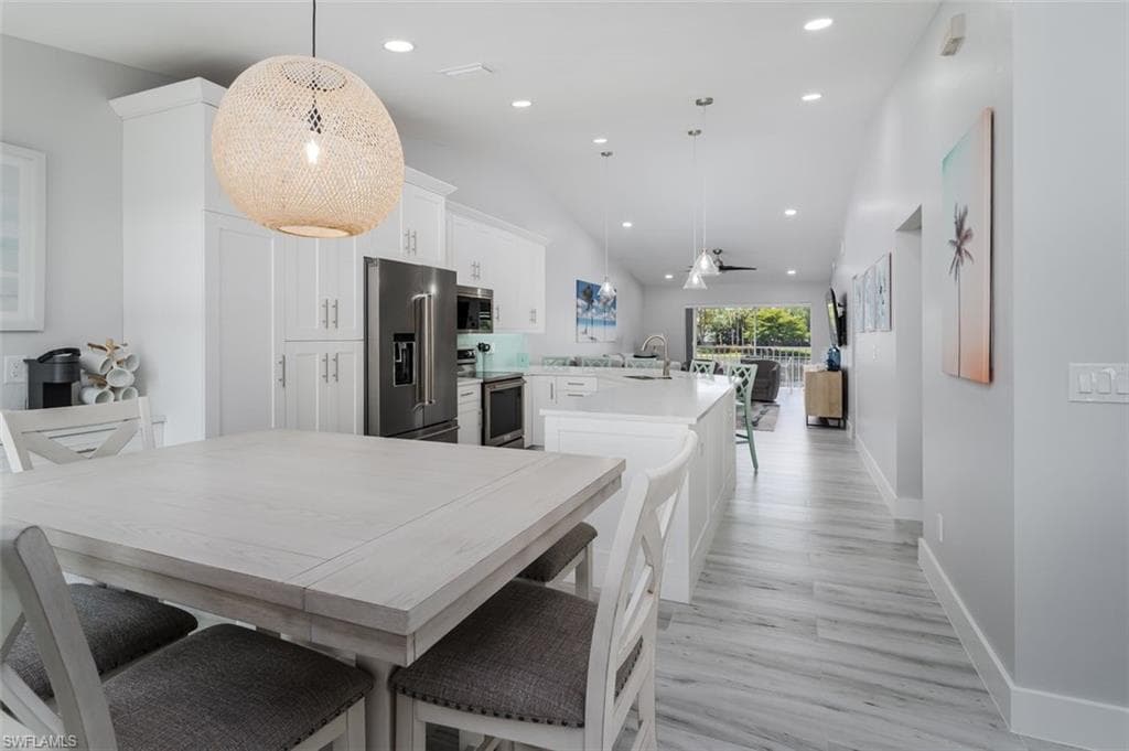 834 Gulf Pavilion DR # 204, NAPLES FL 34108-3