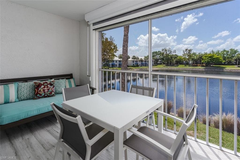 834 Gulf Pavilion DR # 204, NAPLES FL 34108-7