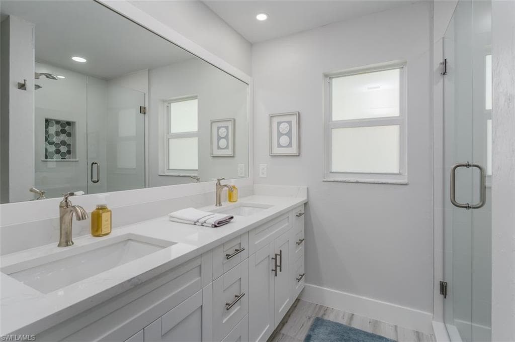 834 Gulf Pavilion DR # 204, NAPLES FL 34108-20