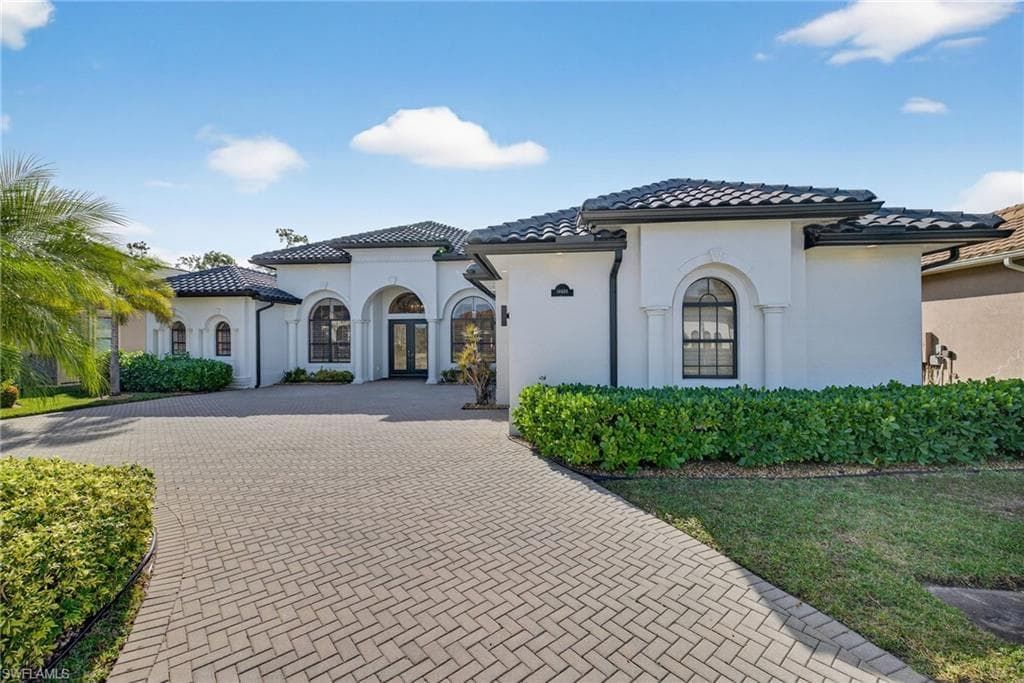 14668 Beaufort CIR, NAPLES FL 34119-2