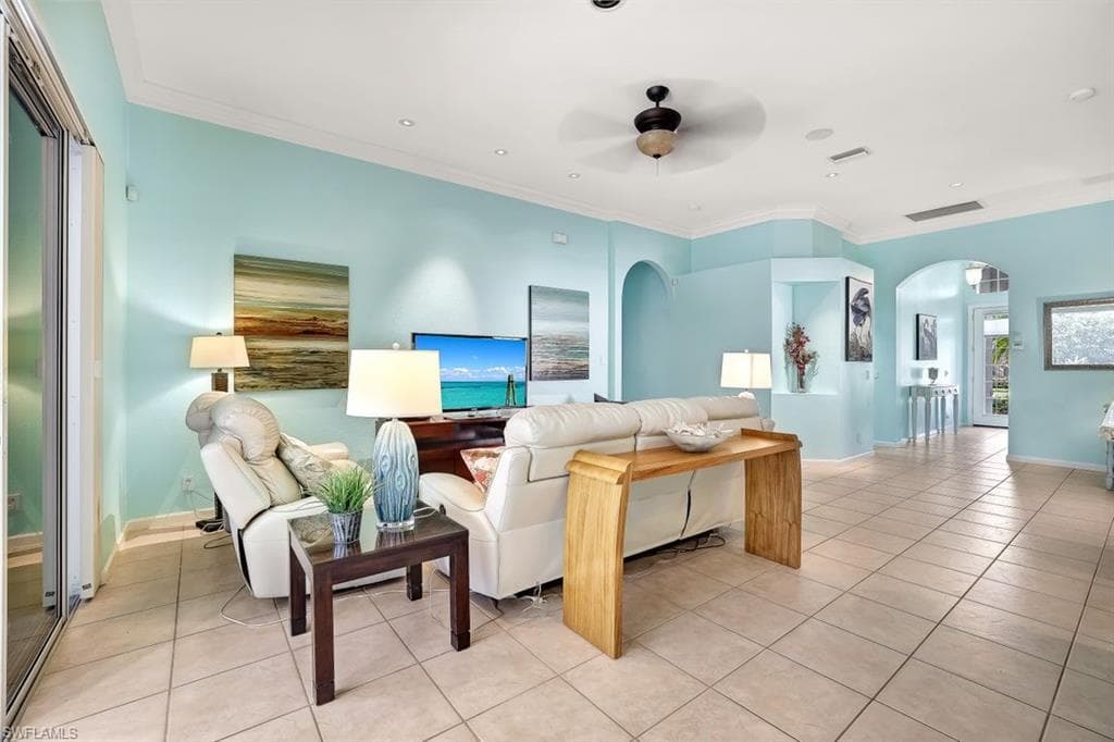 15818 Delaplata LN, NAPLES FL 34110-12