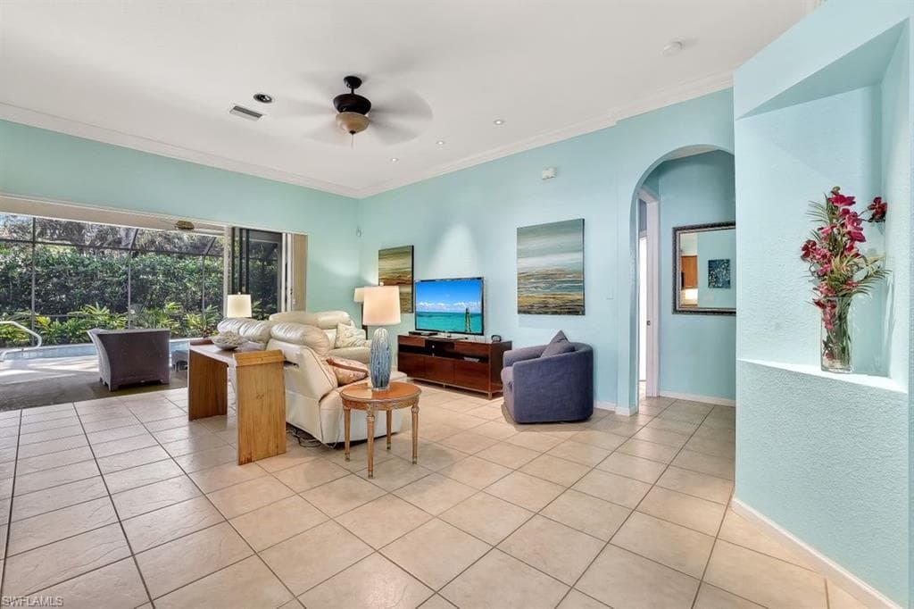 15818 Delaplata LN, NAPLES FL 34110-11