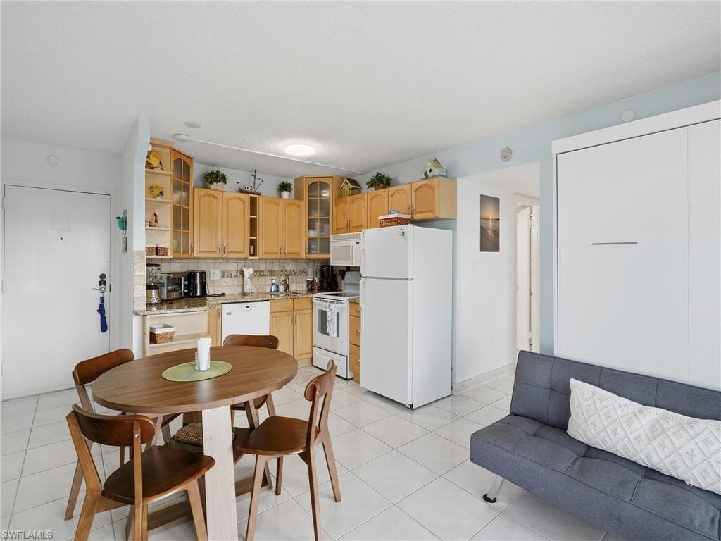 8701 Estero BLVD # 201, BONITA SPRINGS FL 33931-13