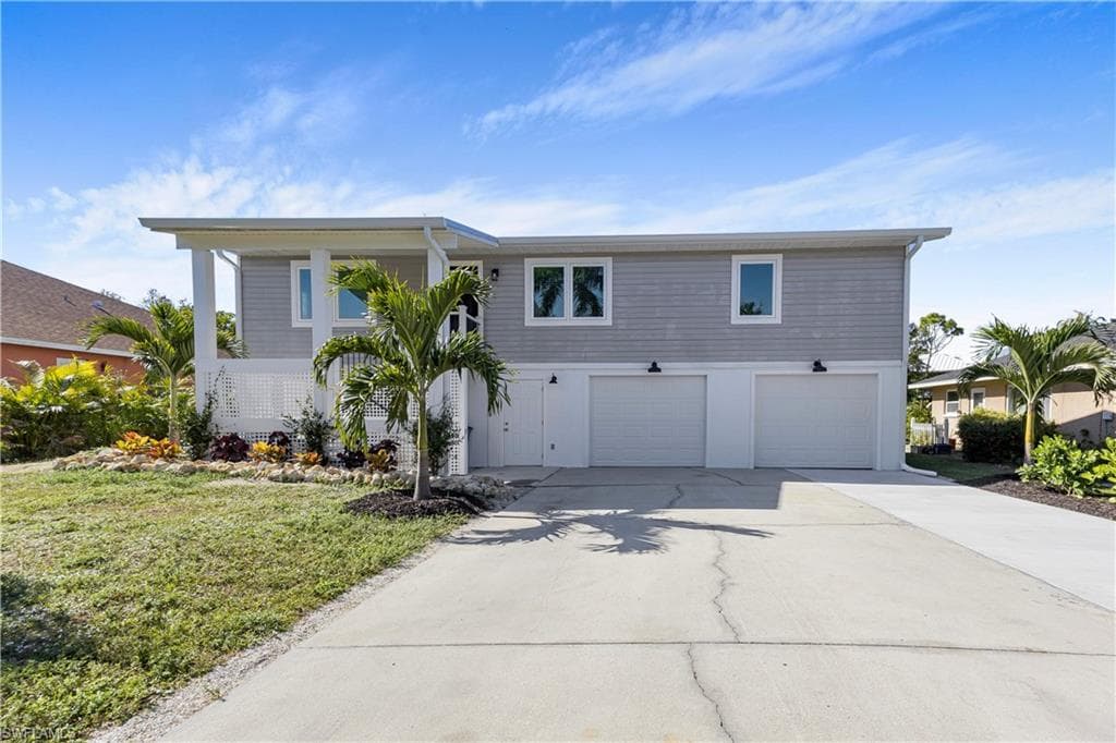 10697 Holly RD, BOKEELIA FL 33922-6