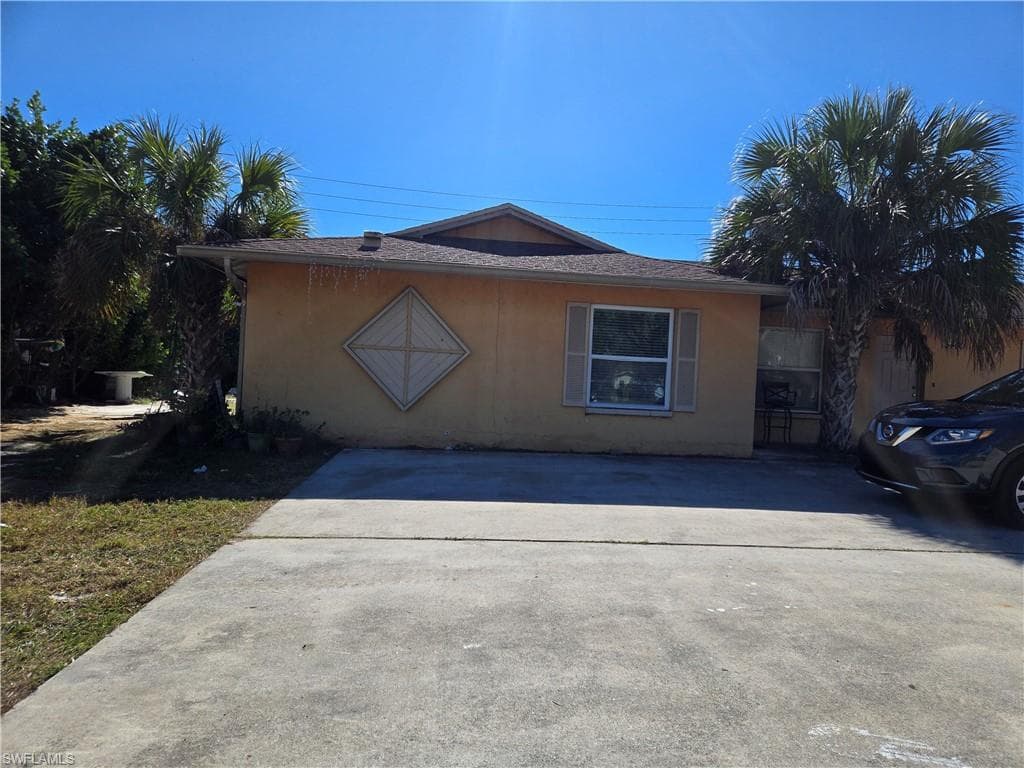 5400 Golden Gate PKWY, NAPLES FL 34116-9