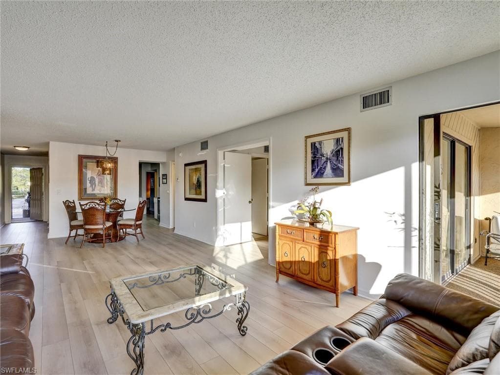 114 Cypress WAY E # D4, NAPLES FL 34110-7