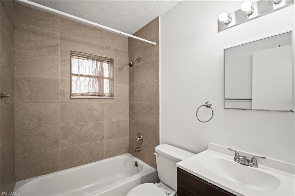 3215 Jeffcott ST, FORT MYERS FL 33916-16