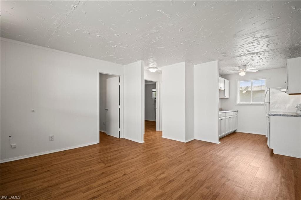 3215 Jeffcott ST, FORT MYERS FL 33916-21