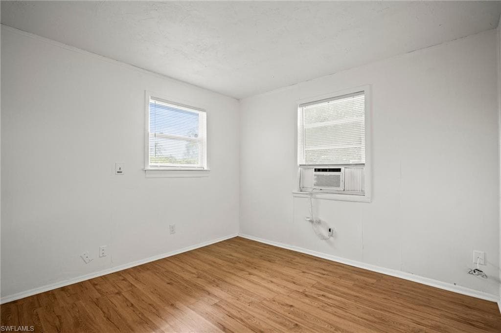 3215 Jeffcott ST, FORT MYERS FL 33916-8