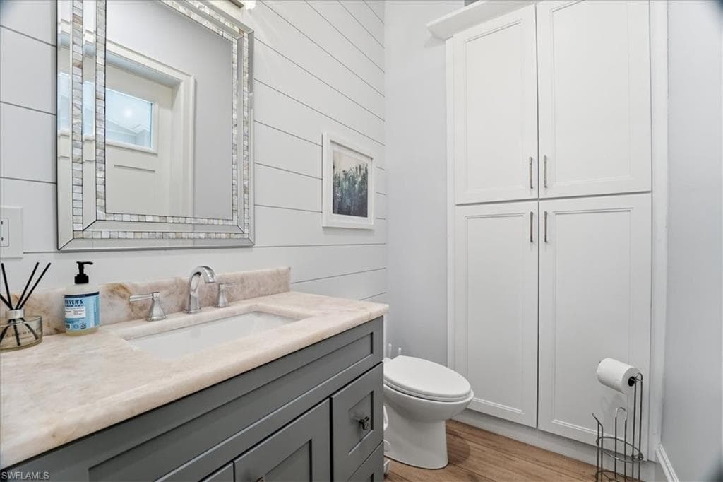 5130 Alpha CT, NAPLES FL 34105-14