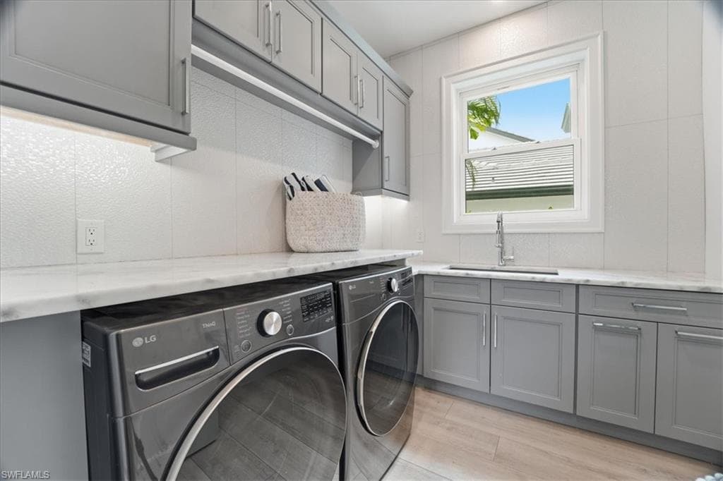 5130 Alpha CT, NAPLES FL 34105-43