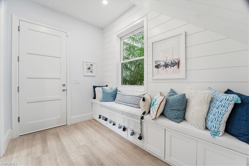 5130 Alpha CT, NAPLES FL 34105-30