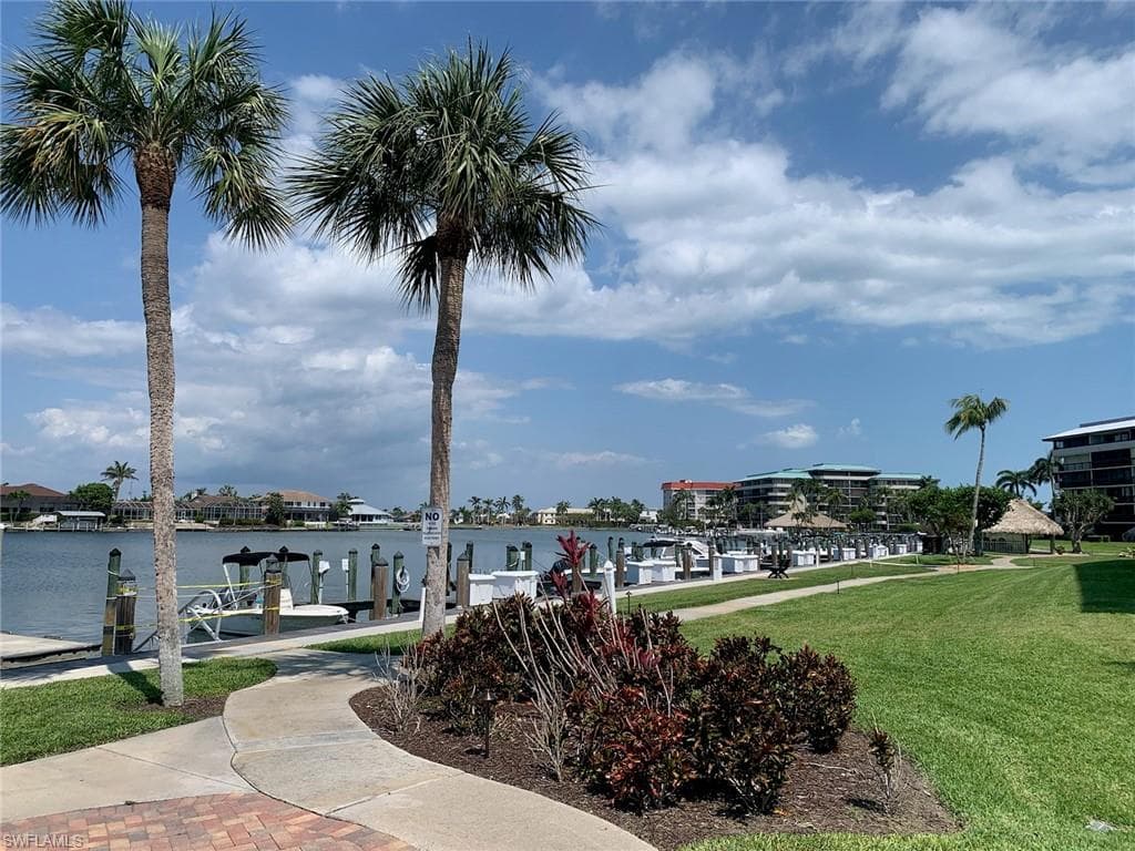 380 Seaview CT # 11709, MARCO ISLAND FL 34145-41