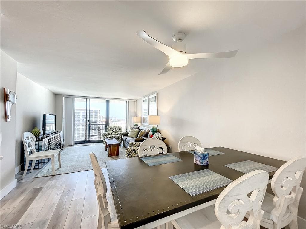 380 Seaview CT # 11709, MARCO ISLAND FL 34145-9