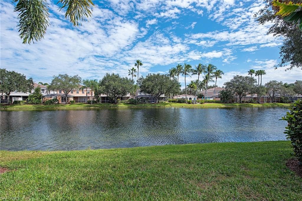 5697 Cove CIR # 42, NAPLES FL 34119-3