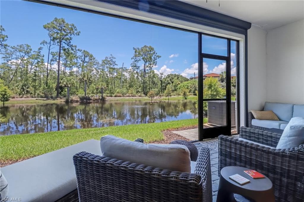 13082 Pembroke DR, NAPLES FL 34105-26