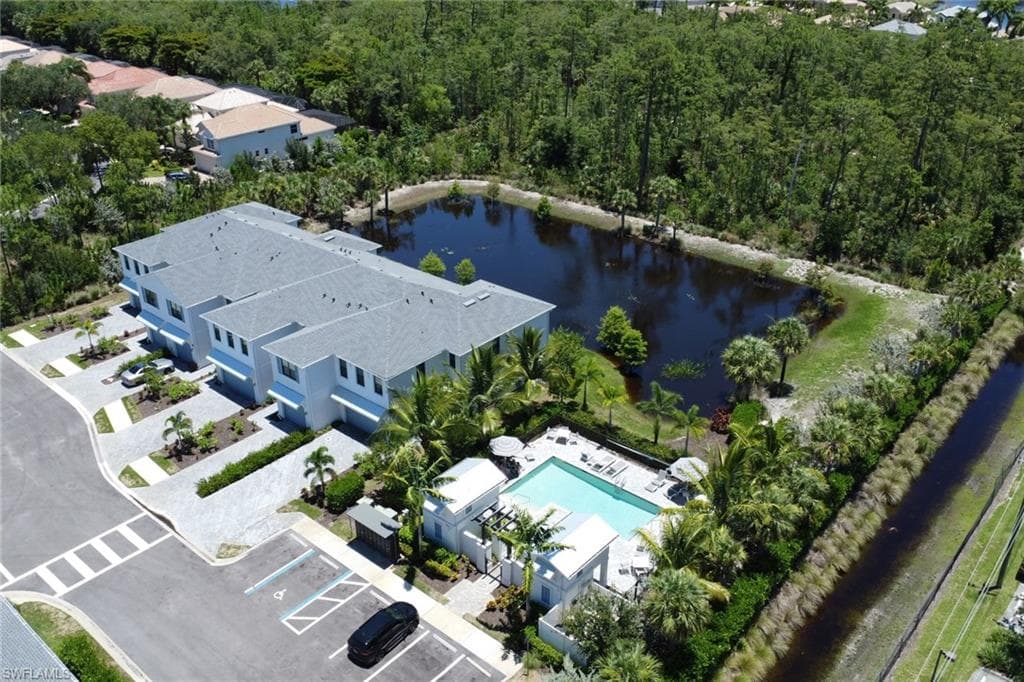 13082 Pembroke DR, NAPLES FL 34105-46