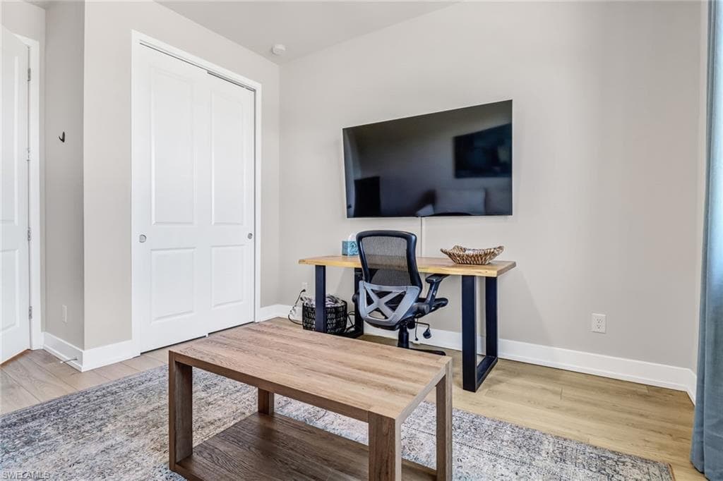 13082 Pembroke DR, NAPLES FL 34105-25