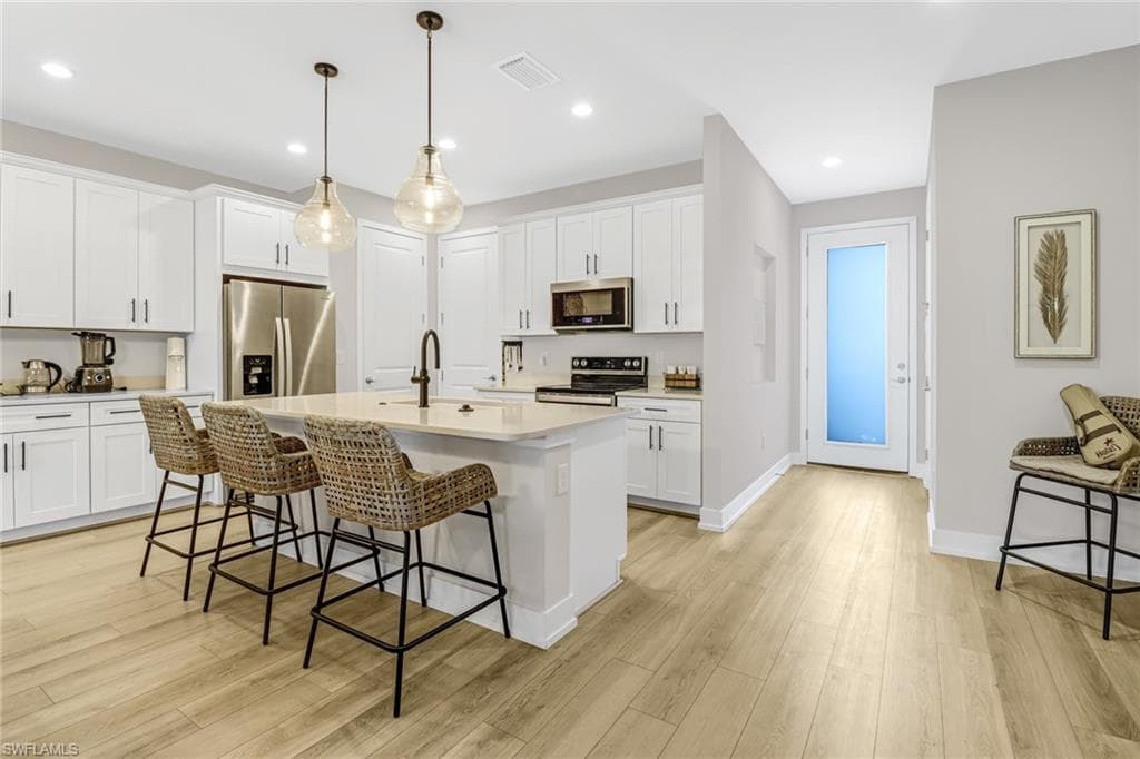 13082 Pembroke DR, NAPLES FL 34105-4