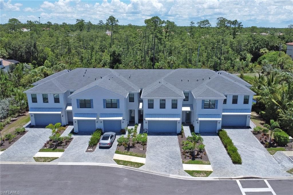 13082 Pembroke DR, NAPLES FL 34105-36