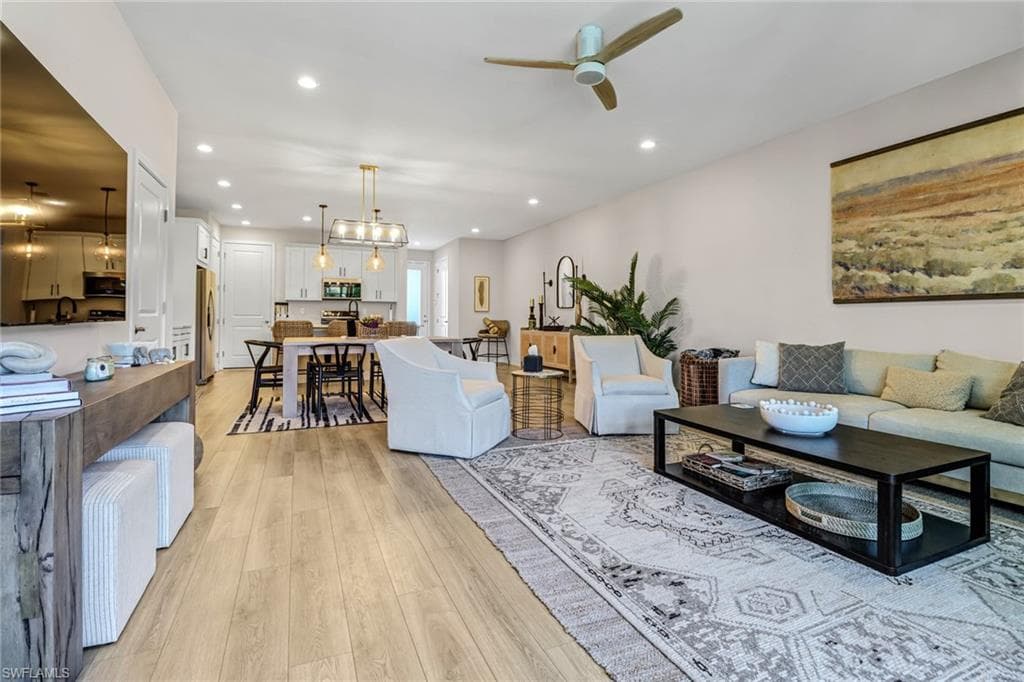 13082 Pembroke DR, NAPLES FL 34105-3