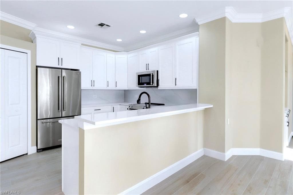 8760 Stockbridge DR, FORT MYERS FL 33908-27