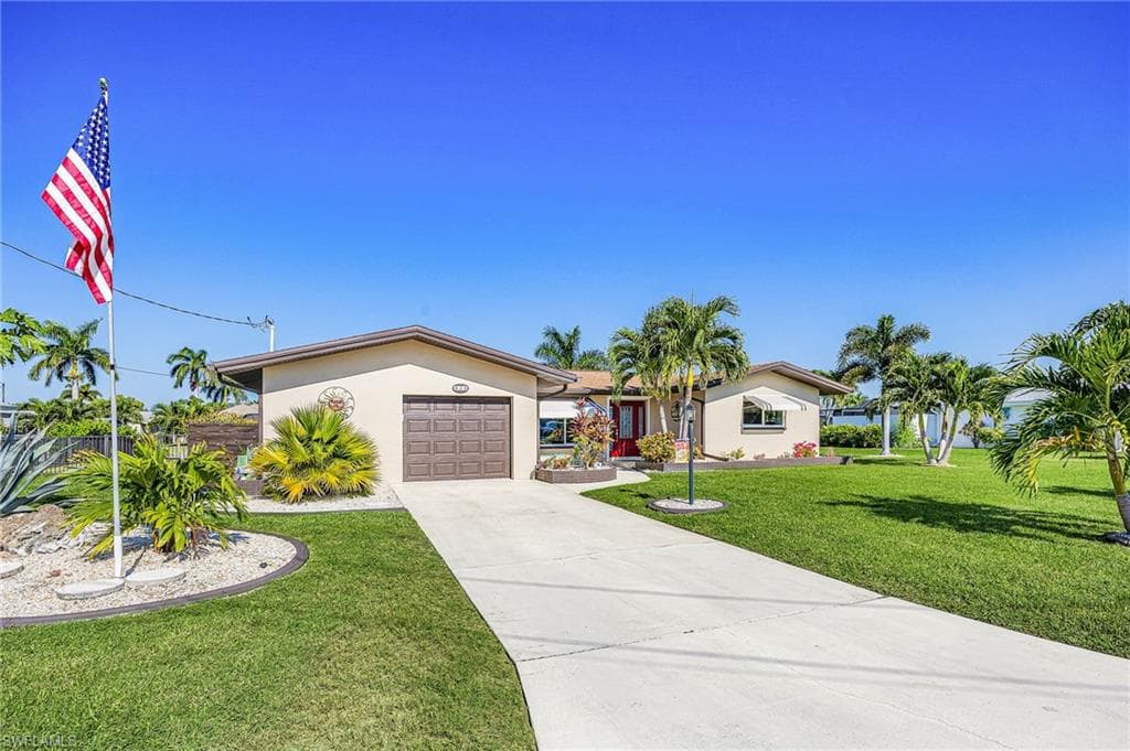 425 Pinecrest CT, CAPE CORAL FL 33904-5