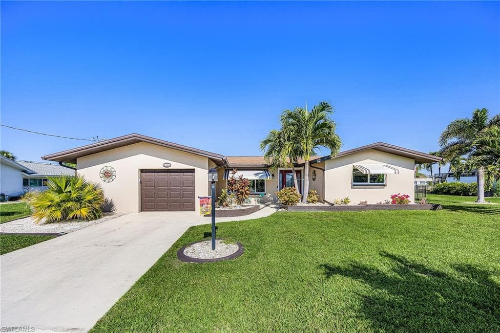 425 Pinecrest CT, CAPE CORAL FL 33904-6
