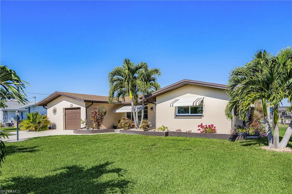 425 Pinecrest CT, CAPE CORAL FL 33904-4