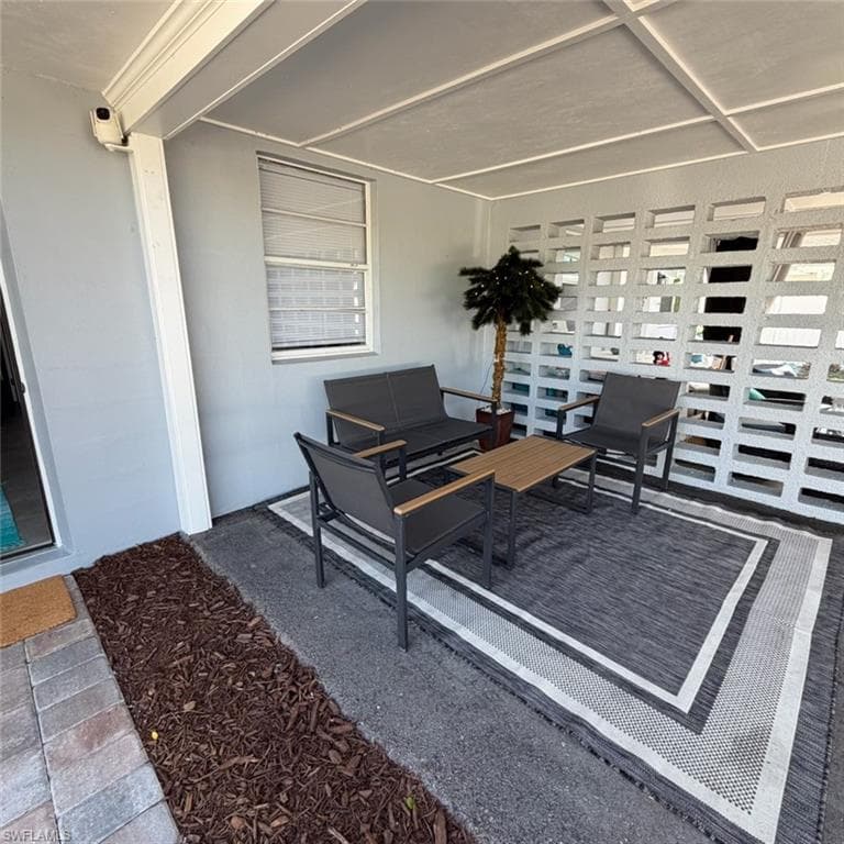 4518 W Alhambra CIR, NAPLES FL 34103-3