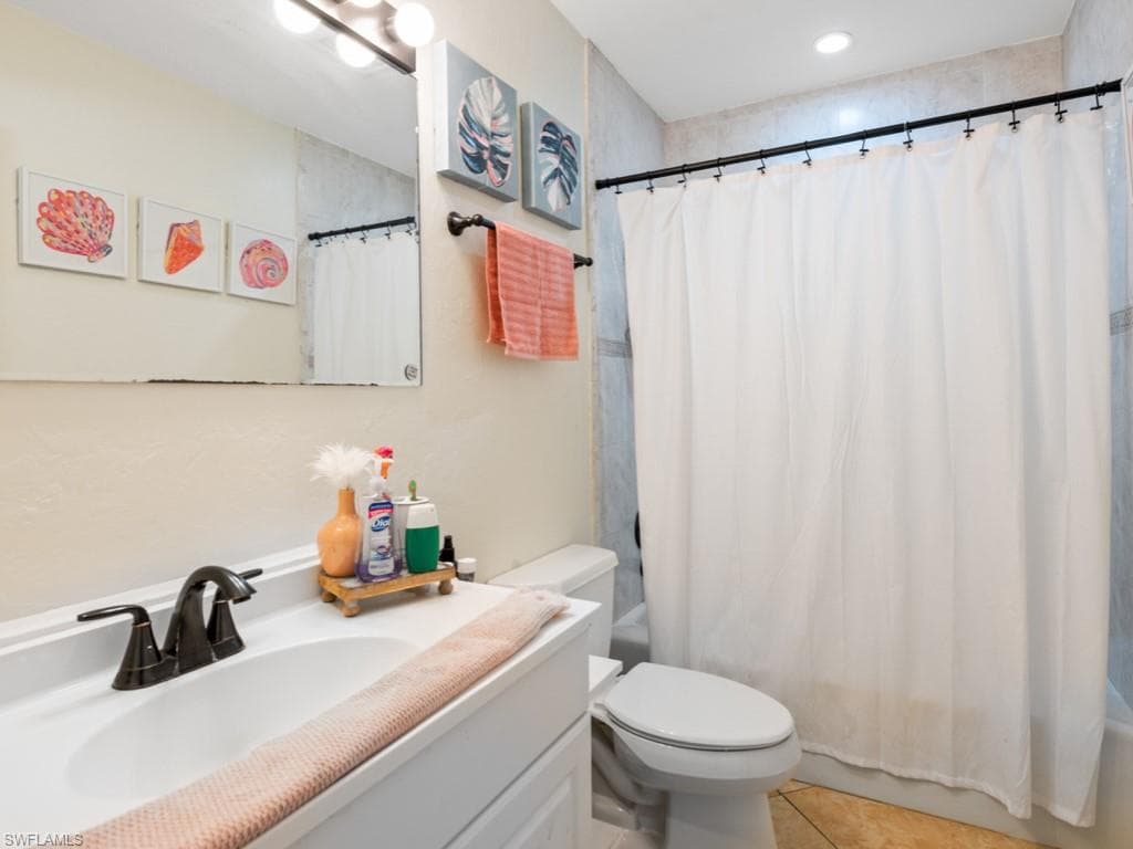 5300 Cypress LN, NAPLES FL 34113-10