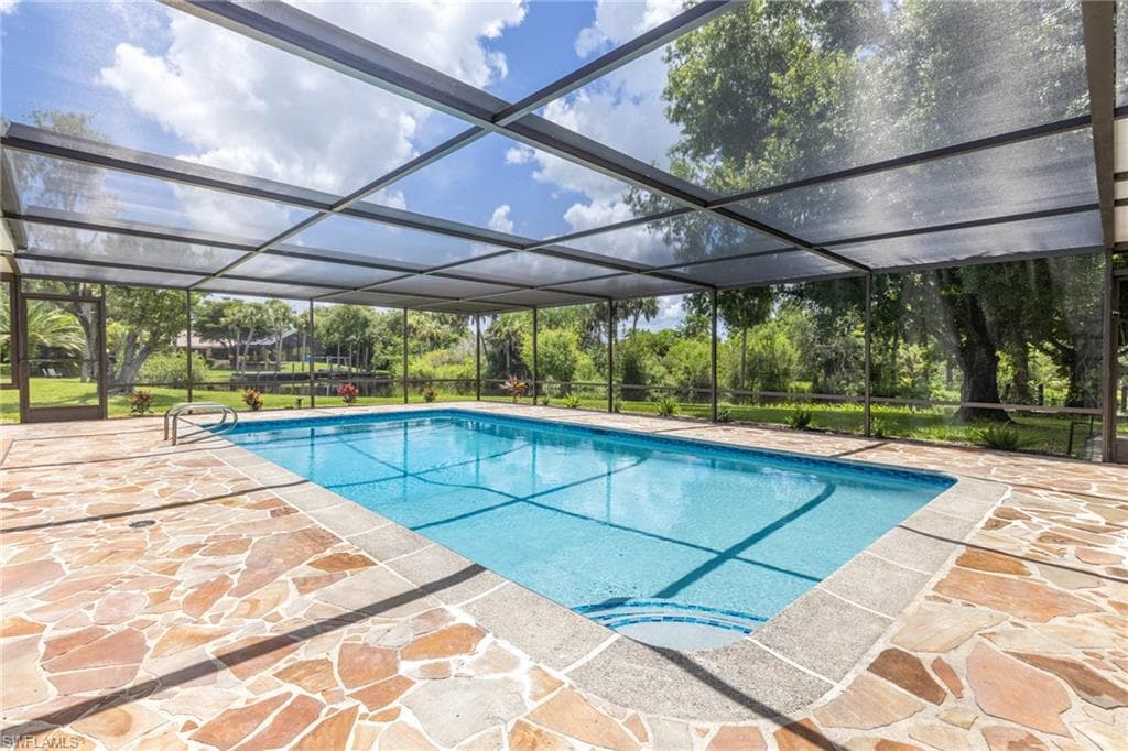 7436 Dana Lin CIR, NORTH FORT MYERS FL 33917-1