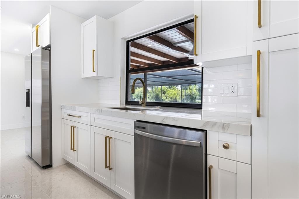 7436 Dana Lin CIR, NORTH FORT MYERS FL 33917-9