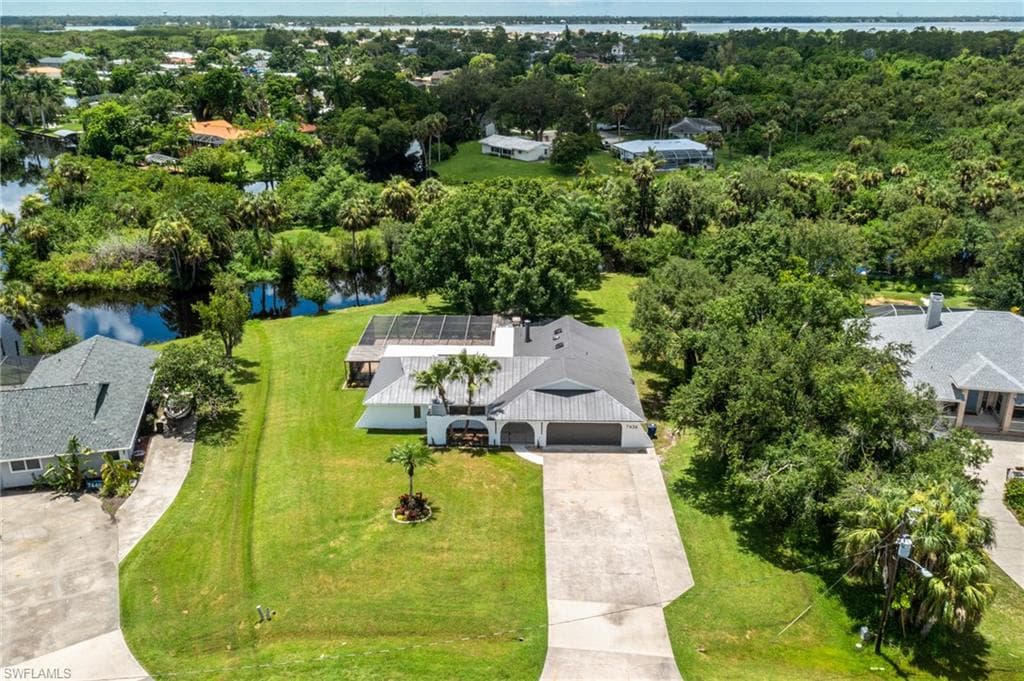 7436 Dana Lin CIR, NORTH FORT MYERS FL 33917-32