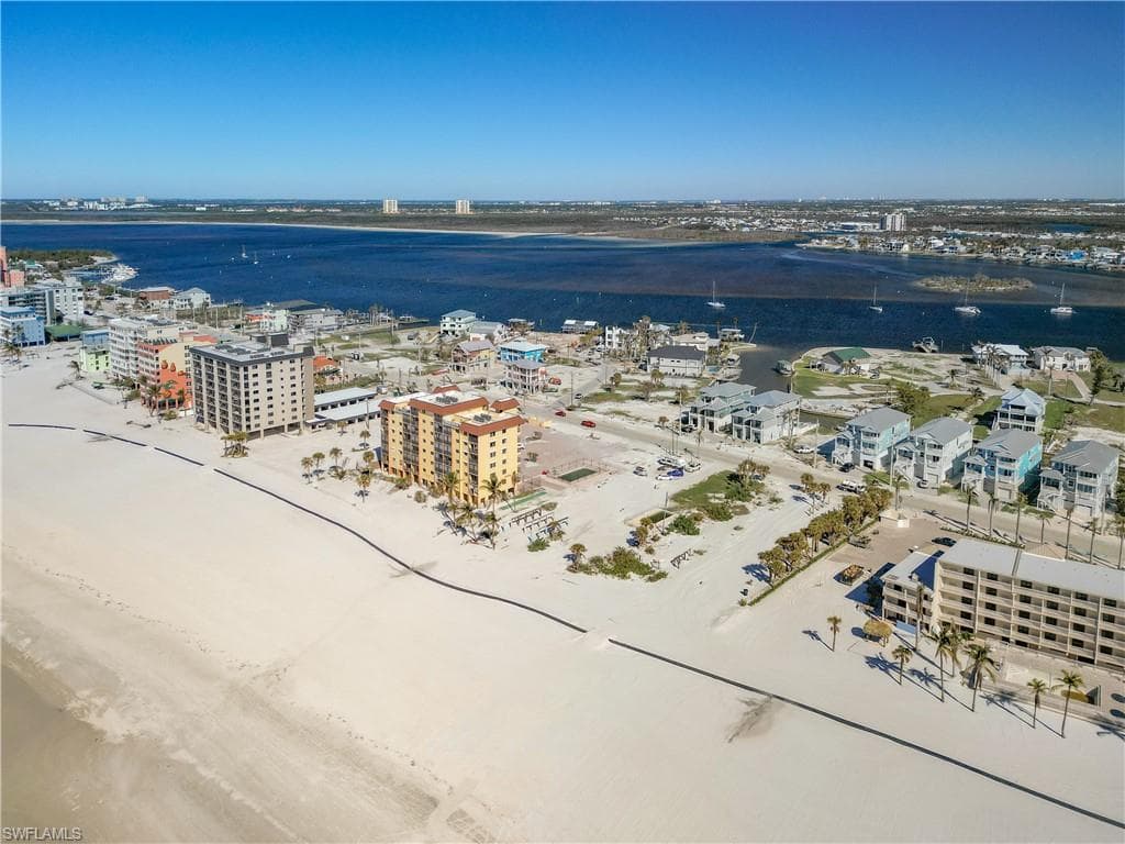 581 Carlos CIR, FORT MYERS BEACH FL 33931-3