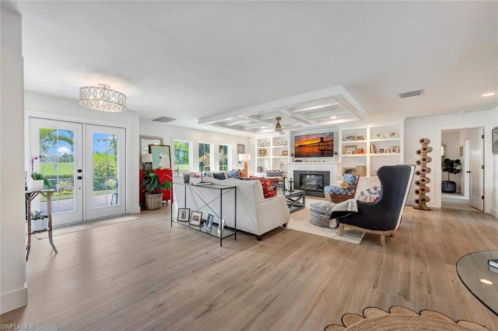 200 Burning Tree DR, NAPLES FL 34105-13